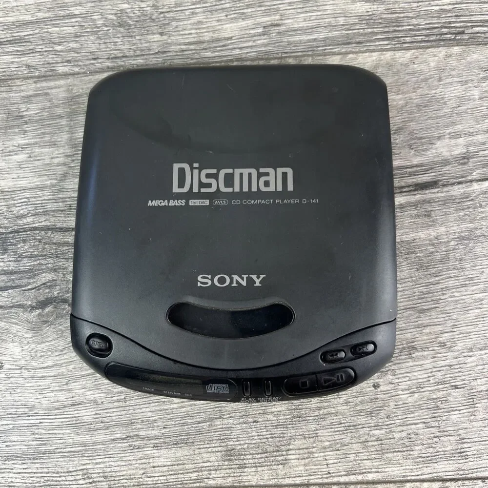 VTG Sony Discman D-141 CD Compact Player 1995 MegaBass Portable Player